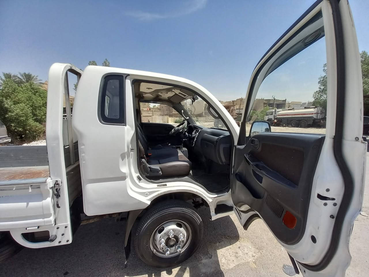 السلام عليكم سيارة كية فحل الرقم بغداد مكفولة كفالة عامة لا ضربة ولا صبغ محرك 4000 موديل2015 مكان بغداد مدينة الصدر  رقم ***********
