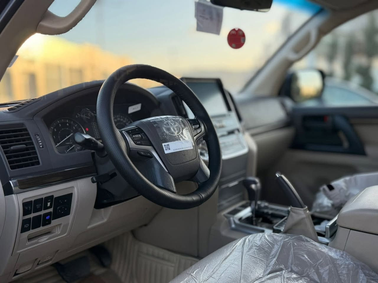 لاند كروزر موديل2020.GXRشركه ساز ثلاث شاشات سياره جديده حيل بدون صبغ مكفوله محرك8سلندر موصفات ساز معروفه ماشيه100الف كيلومتر مكان سليمانيه السعر495بيها مجال***********
