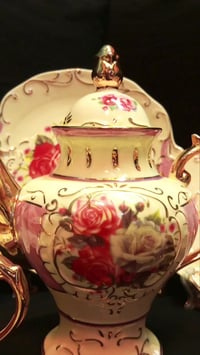 الفلوري القمر • طقم شاي وجاتو • ألوان مبهجة