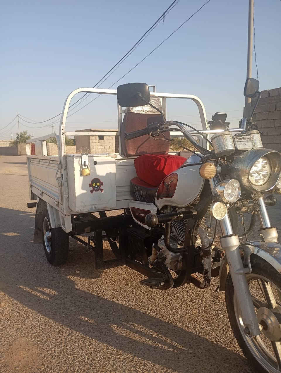 سلام عليكم
ستوته ام الطير للبيع
موديل 16 محرك 200 اوراق اصوليه 
اي نقص مابيه كهربائيات شاصي ركبة مكفوله 
سعرر مليون ومية وبيه مجال 
مكاني ديالى جلولاء اللاستفسار اكثر ***********
