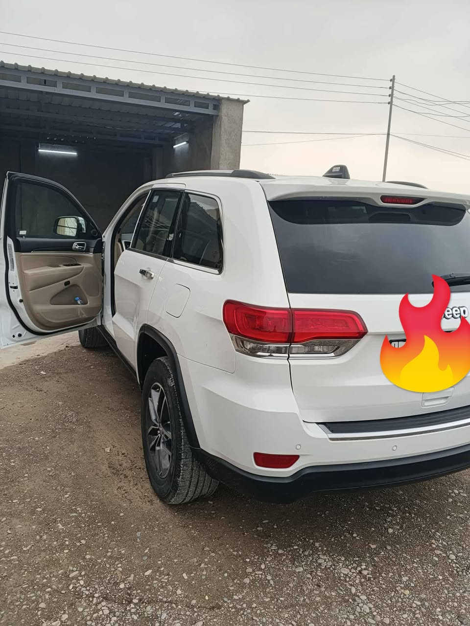 السلام عليكم جيب لاريدو لمتد 2017 أمريكي، مواصفات ليمتد فول بدون صبغ بدون ضربه، ماشي 84 ألف سگف پانوراما كشنات هيثر وتبريد سياره نضيفه حيل.
للتواصل على الرقم : ‏‏ 0773 558 8255
