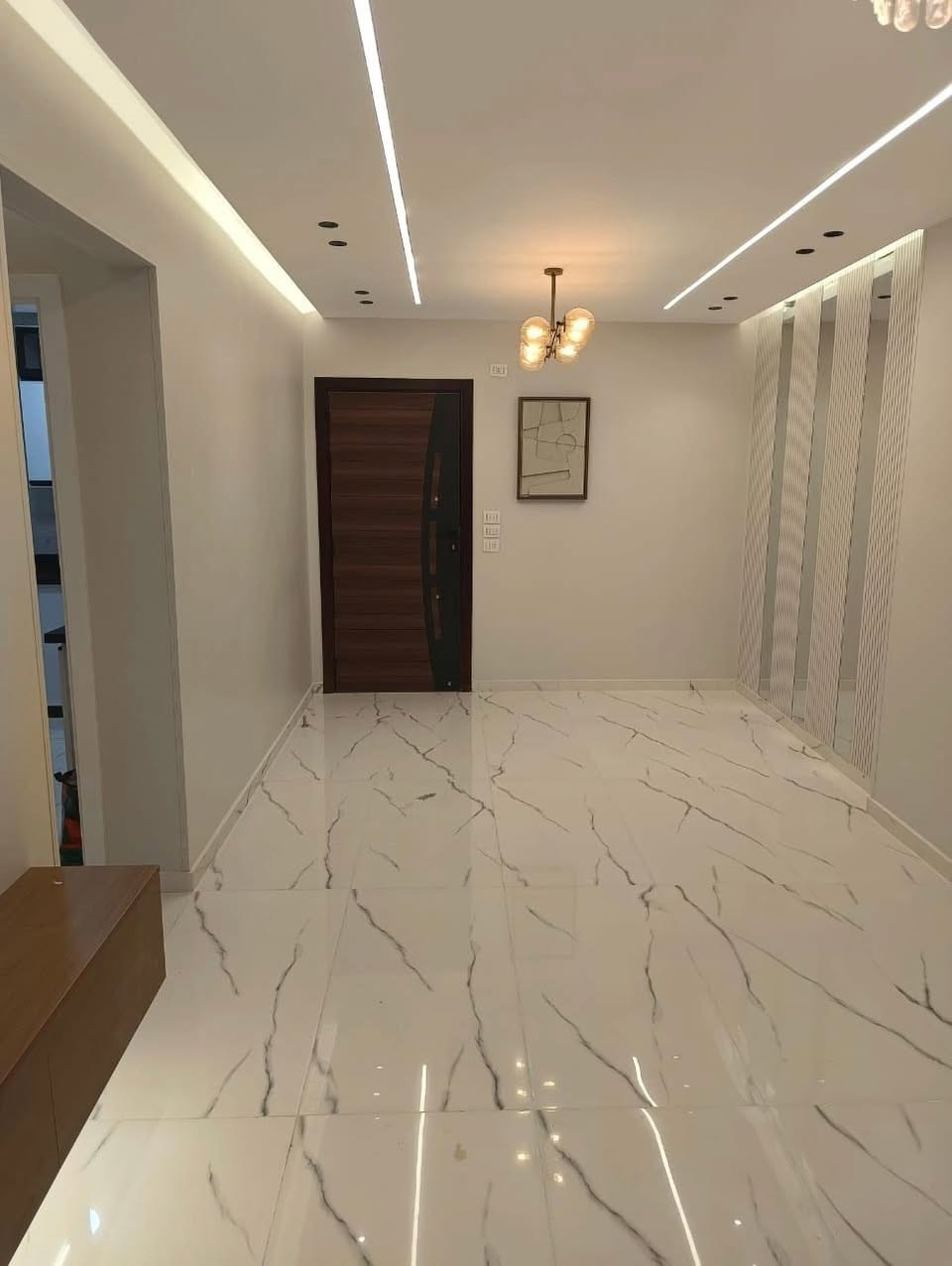 🏗️ أبو حسين للمقاولات
دقة في التنفيذ.. وسرعة في الإنجاز
نقدم لكم أرقى خدمات التشطيب الداخلي والخارجي بأيدي أمهر الفنيين وتحت إشراف مباشر:
 🧱 أعمال اللبخ والرشات: لبخ جدران داخلي وخارجي بمستوى استواء ممتد ومقاوم للتصدعات.
 🎨 الأصباغ والديكورات: صبغ حديث وبخ واجهات بأجود المواد المقاومة للرطوبة والعوامل الجوية.
 📐 السيراميك والبورسلان: تركيب أرضيات وجدران بدقة الليزر، مع ضمان الاستواء والميول الصحيح
***********
