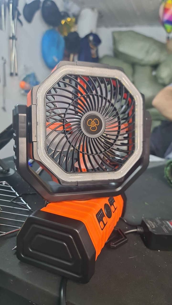 فان و پاوەر بانک و لید  ٢٠ هەزار میلی ئەمپیرە
نوێیە بەکار نەهاتووە دووڕەنگ بەردەستە پرتەقاڵی و مغاویری (سەوز)
گەیاندن  
*********** دار بنديهكان, السليمانية
