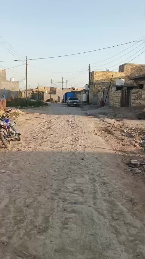 سلام عليكم بيت مساحته 180 بحي الجامعه بل فرع مال ابو رعد ابو سيراميك قريب على شارع بيه غرفتين ومطبخ وستقبال وصحيات ماي ومجاري كاملات وملبوخ باقيات بس صحيات والمطبخ على نص ماي وكهرباء بل باب بيت زراعي والشراي بيه خير ويدلل ***********
