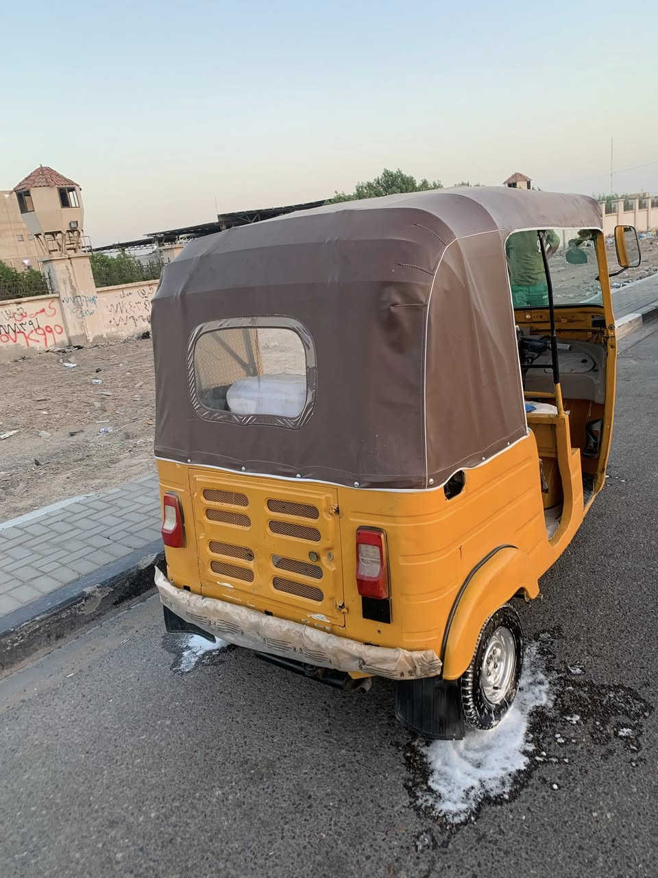 سلام عليكم تكتك للبيع تكتك رقم وسنويه تكتك جاهزه مجهزه نضيفه معمره وجاهزه المكينه لا تنقيص ولا تبخير كبل لشارع جاهزه مكاني بصره القبله سعر 4800بي مجال قليل نتصل***********مديل2020
