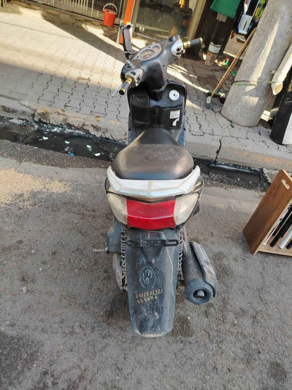 دراجه سكنس نثية بلاديه ما مفتوحه نكرة سلف كهربايئات شغاله ودراجه مكفولة رايدها 600 وهاذ رقمي ***********.
مكاني بغداد
