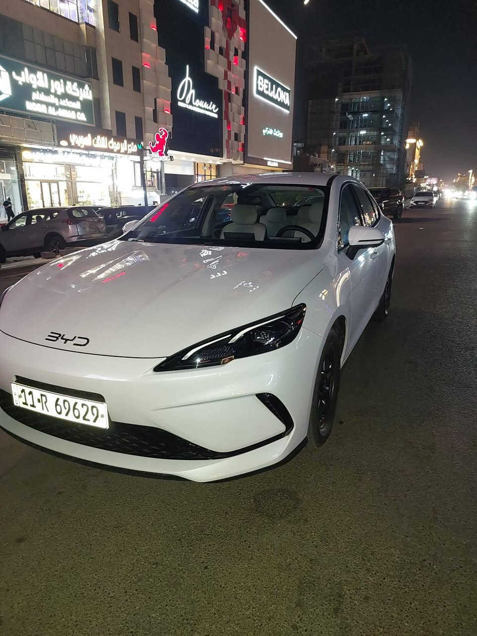 السلام عليكم اخوان BYDسيل 5 موديل 2025 ماشي 5000 بيه رصعتين تحويل ثاني يوم السعر 19500 وبيه مجال بسيط حك الجيه مكان السياره بغداد الكرخ ***********
