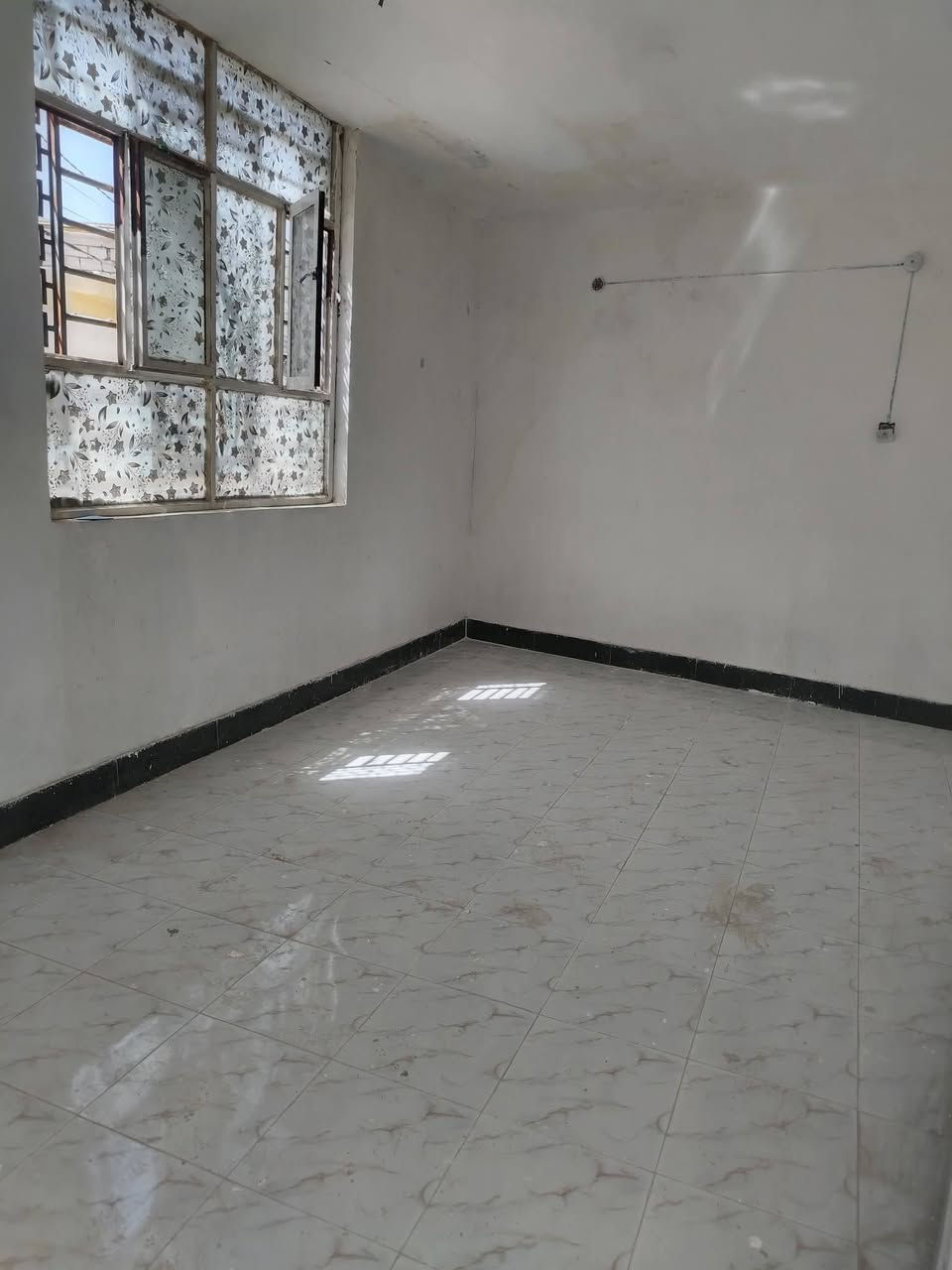 دار للبيع زراعي ١٠٠ متر ركن صاله وغرفه ومطبخ وصحيات العنوان شارع المطار الجديد شارع الشفلات رابع فرع للإستفسار الاتصال على الرقم *********** وتساب

