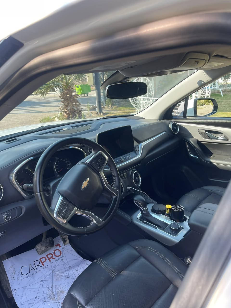 السلام عليكم 
للبيع 
شوفرليت بلايزر 2023 جديده جدا
الفئة:Lt3  فوول عدى الفتحه
اللوحة: فحص مؤقت تتسجل باي محافظه  
الضرر: حادث خفيف جدا فقط باب خلف الصدركما موضح بالصور
ومبدل اصلي نفس اللون
1-حجم المحرك 6 سلندر 3.6  
2-عداد المسافة  28 الف 
3-بصمة ابواب وتشغيل عن بعد. 
4-زينون عالي ناصي آصل. 
5-رادار امامي. جانبي . خلفي
6-اشاير مري. 
7-رادر جانبي مانع اجتياز. 
8-كامرة خلفي دوارة. 
9- حساسات خلفية
10-المقاعد جلد اسود اصل.
11-جنطة كهرباء. . 
12-الكراسي الامامية كهرباء + تدفئة 
13-تبريد خلفي قطعتين. + تدفئه كشنات-. 
14-تحكم ستيرن جهتين. 
15-سستم صوت متكامل. 
16-هاند بريك بصمة. 
17-تحديد مسار 
18- توقف ذاتي 
السعر : 240 وبيه مجال
مكان السيارة : النجف
رقم الهاتف : ***********
***********
