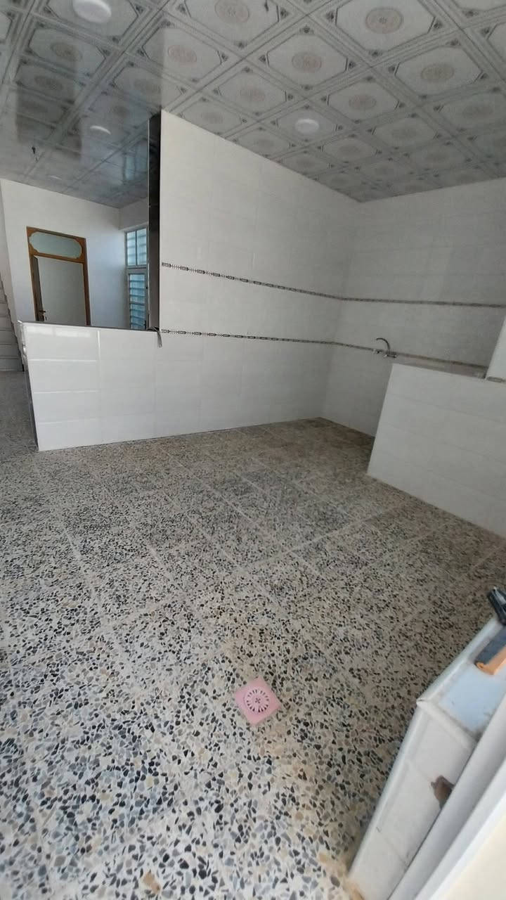 دارللبيع ٢٠٠م زراعي
البناء طابوك جمهوري 
الأساس وسكف صب كونكريت
غرفتين وصاله ومطبخ واستقبال وحمام داخلي وخارجي عنوان الدار البراكية شارع المعمل 
مراجعة مكتب بغداد للعقار 
    بادارة أحمد الكريطي.       
      ***********
