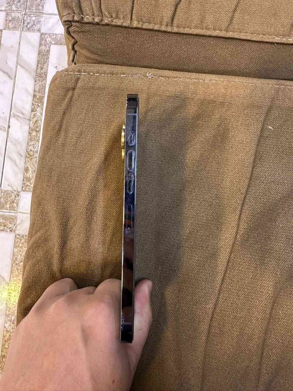 السلام عليكم لل بيع آيفون ١٣ برو ماكس بعده شركه ما مفتوح     سعر ٦80  بطاريه ٨٥لون اسود ذاكره  ٢٥٦. مكانه الرمادي ***********
