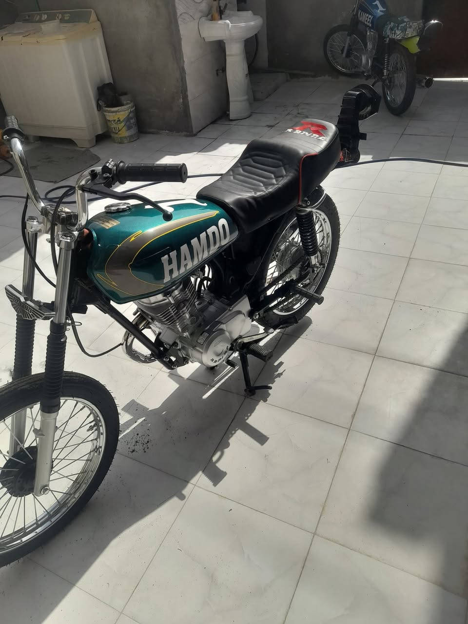 سلام عليكم دراجه البيع صار اتلث اسابيع من مشدوده كله اصلي كله مختم ادوات السعر 850 المكان البصرا ابو الخصيب الرقم ***********
