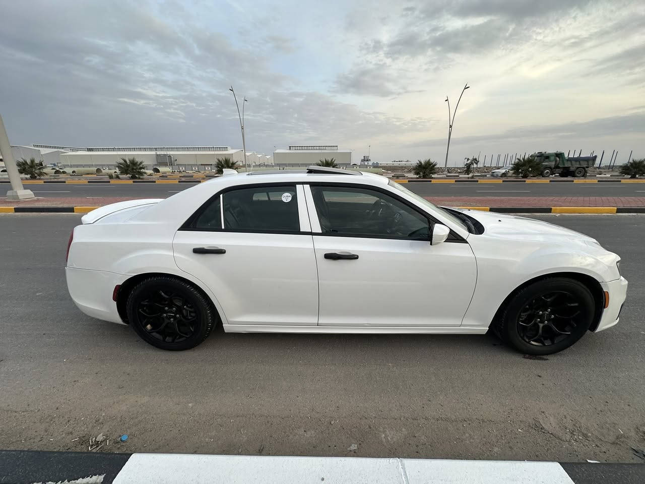 السلام عليكم 
سياره مديل 17 اصل حادث جاملق وبنيد مرجع سستم ارباك رقم بصره جاهزه سياره***********
