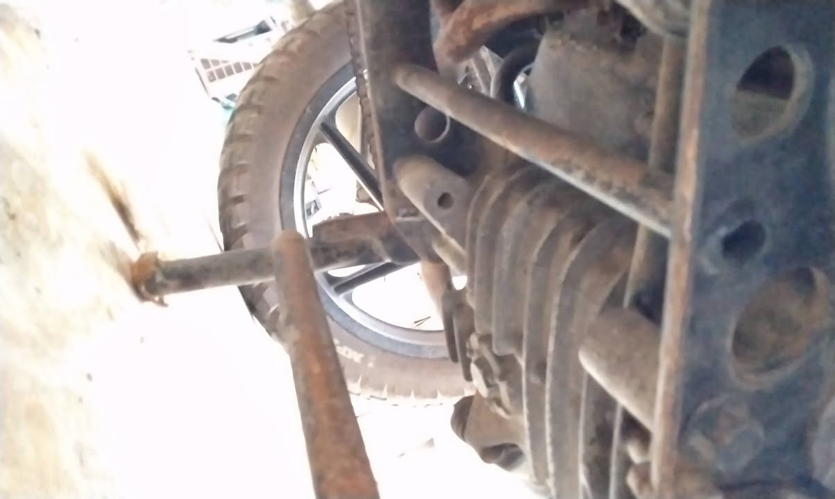 دراجه بوليس انضربت عدي من كدام مكينه بيها ولفات بجمها موجود وبي ضرر بسيط سعو 400 بيها مجال *********** واتساب فقط مكاني بغداد حي اور
