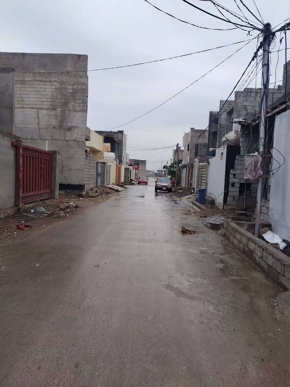 البيع بيت مساحته ١٥٠ متر يتكون من قرفتين وصاله وحمام ومناور عدد ٢ واستقبال وصحيات خارجيه وفوك بيتونه طابو زراعي قرار ٢٥ اتصل *********** تحرير زراعي جز ول سنتر الحولي
