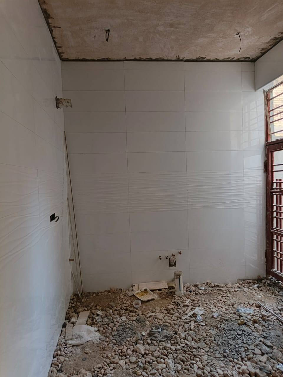 السلام عليكم بيت ١٠٠متر شارع ٨٠ طريق شريفه الجديد قيد الانشاء ٨٠ وبي مجال قليل لاستفسار على الرقم*********** مامتواجد على الفيس
