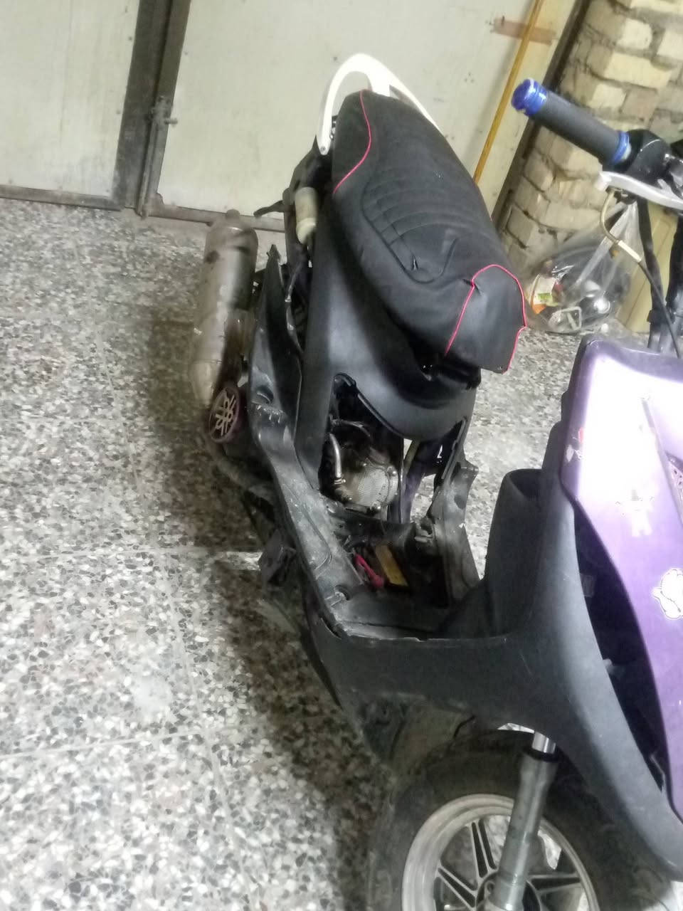 سلام عليكم دراجه للبيع او مراوس حسب القناعه دراجه بوشه 55 شلعه تشك الكاع دراجه نقصها باتري فقط دبل امامي وخلفي رياضي سعر 350 وبيها مجال المكان بغداد البياع


**إذا كنت صاحب هذا الإعلان وتريد حذفه لأي سبب، رجاءا أرسل رسالة إلى الدعم الفني**