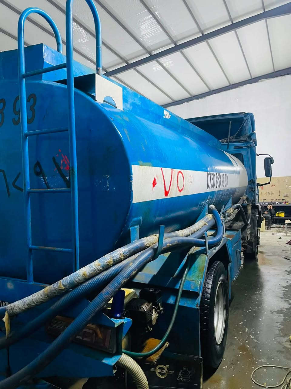 Valvo FL220 2001
ڤالڤۆ 
مۆدێل ٢٠٠١ 
بیلاد چوپ 
مەکینە مەرخوب 
تانکی ١٢٠٠٠ هەزار لتر
رەقە و سەنەوی نوێیە 
بەناوی خۆمە
بەناوکردن کارەبایەتی و مەکینە گێر بەشەرت
تەنکی بەشەرت بێ خایسی 
هەولێر ***********
