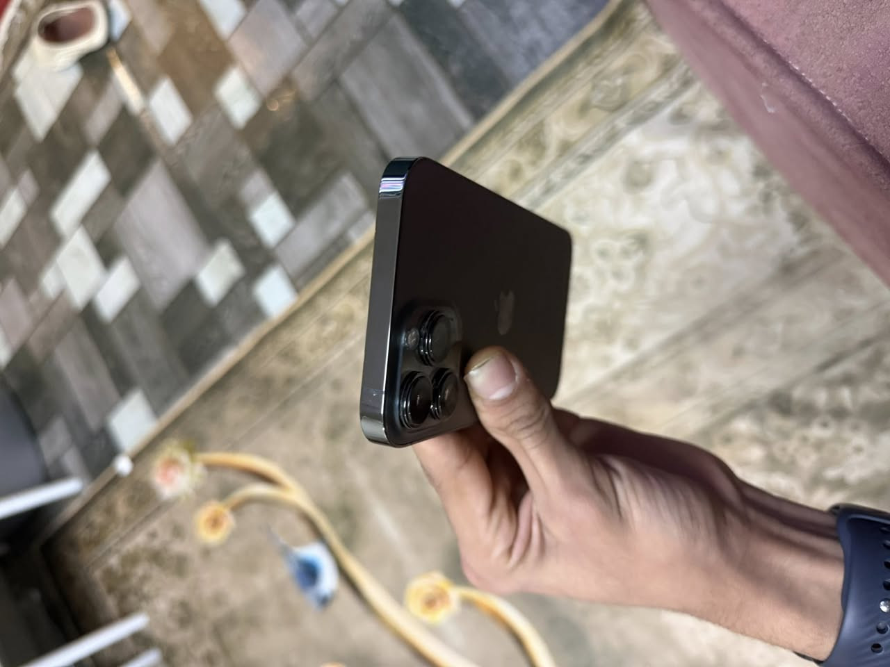 سلام عليكم أيفون 13 Por Max جهاز نضيف نضافته 99/100 مثل ما شوف بل صور ذاكره 512 بطاريه 79 مبدل شاشه اصليه سعر 580الف وبي مجال تواصل ***********
