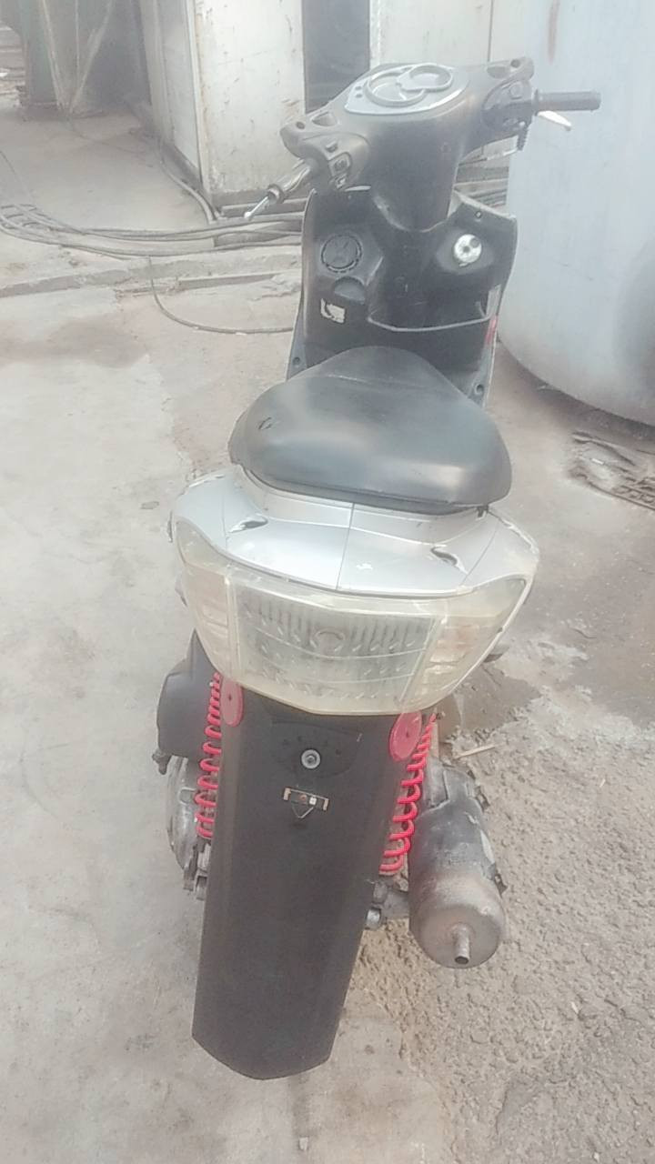 سكنس فحل كلشي نضيف كهرباء كاملة نقص كلجات تعبانة و من اشغل شوي و تطفة بلك جديد دهن كابريتر جديد ٢٠٠ قفل ابيعلك كوم حديد مكينة شغالة


**إذا كنت صاحب هذا الإعلان وتريد حذفه لأي سبب، رجاءا أرسل رسالة إلى الدعم الفني**