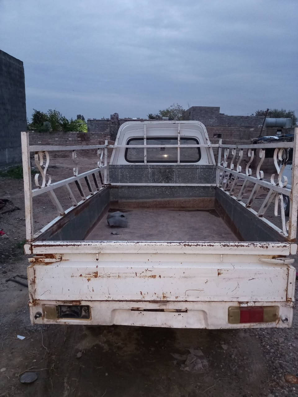 فاو 2007 جاهزه
كير اكسل شرط
شاصي بلادي محرك بدايه صرف 
 السعر 13وبيها مجال
.  اتصل وتدلل مكاني صلاح الدين سامراء
***********
