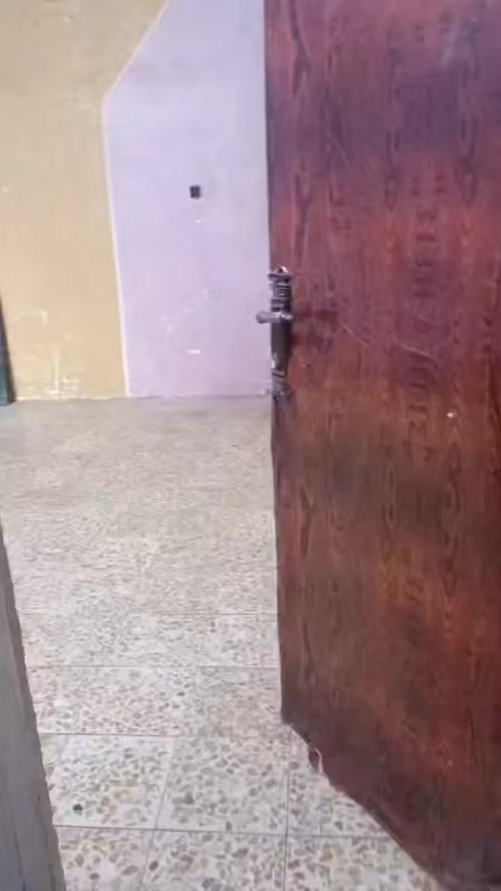 نصف قطعة للايجار في منطقة الحميدية استقبل وغرفه نوم جوه وغرفه فوك المساحه100متر ايجارها 250

الاستفسار على هذه الرقم ***********
