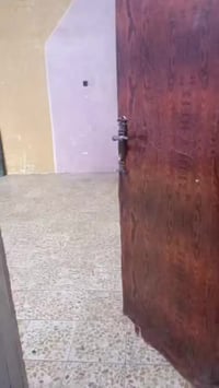 نصف قطعة للايجار في منطقة الحميدية استقبل وغرفه نوم جوه وغرفه فوك المس...