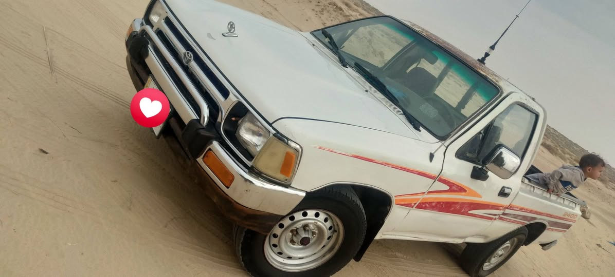 سلام عليكم بيكم 1992 سياره نضيفه  صبغ حزام فقط جماليه مكفوله من التبديل والحادث رقم مثنى بسمي تحويل ثاني يوم سياره مال جناي ب 55  مرووس حسب القناعه العنوان سماوه للاستفسار ***********
