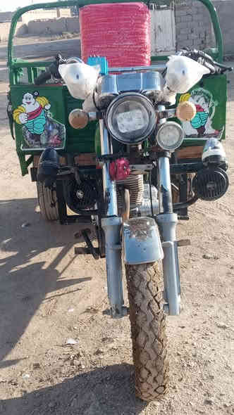 السلام عليكم ستوته للبيع موديل 20 محركه 25 محركها جديد سعر مليون ونص وياها مجال ***********
