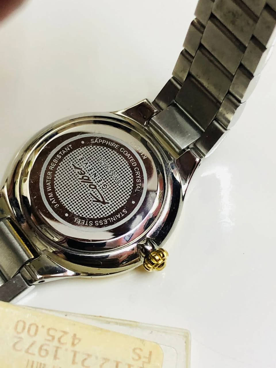 ساعة كولبر جنيف ( KOLBER )نسائي   
سويسري اصلي طلاء ذهب ( مينه صدف ) 
جام زفير / شهري قفل فراشه 
مينه 3D لوك غير مستعملة        
للاتصال ***********
