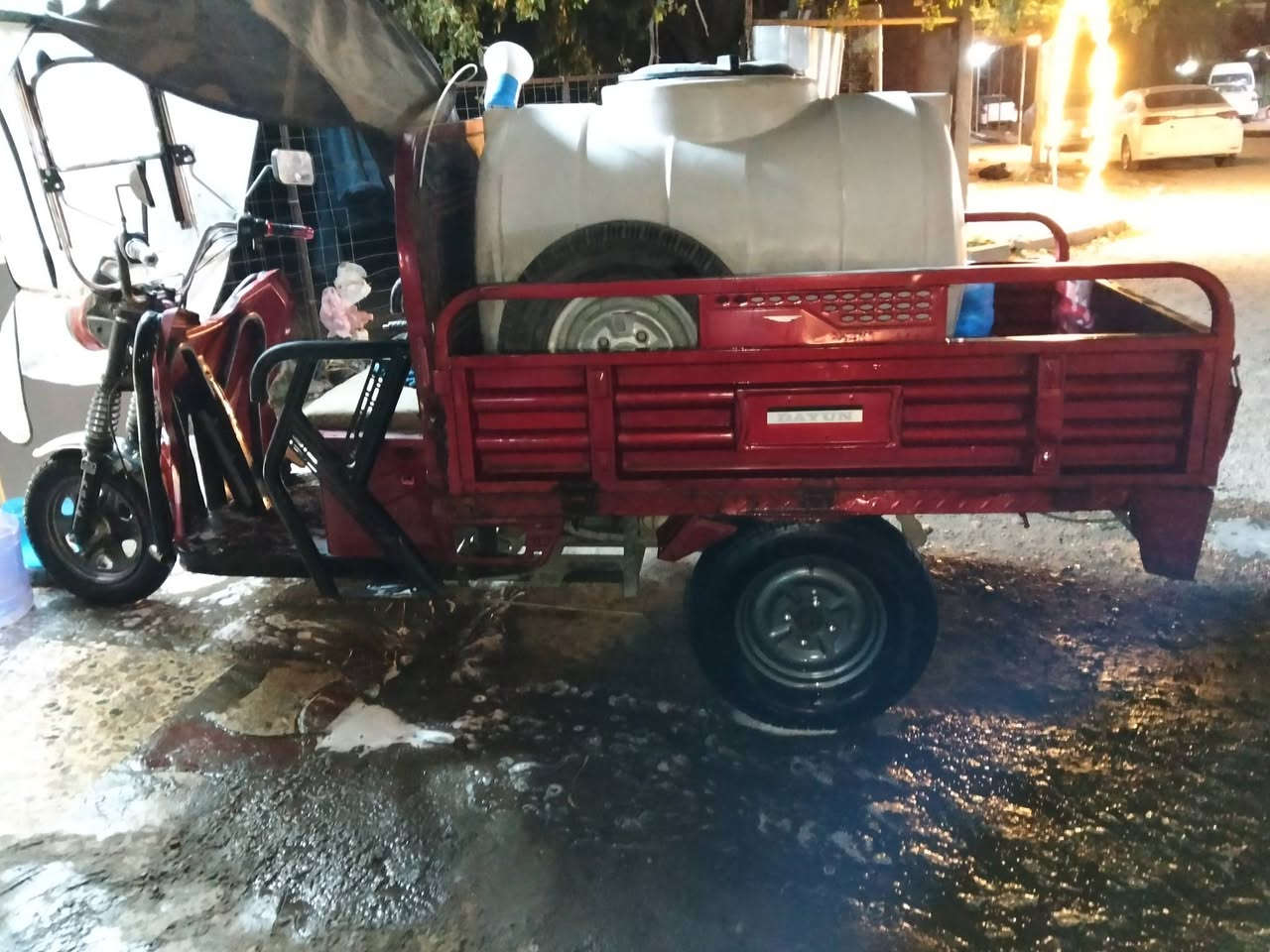 السلام عليكم ستوتة شحن داي ون حلوه ونضيفة بطاريات جدد تايرات 3 جدد وياله جدد السعر 650 المكان بغداد الدورة حي الصحه ه/***********
