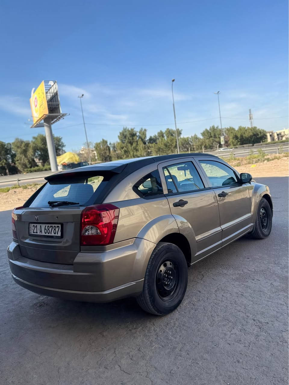 السلام عليكم/***********
 دوج كاليبر رقم سليمانية جديد سنوية هزه جديدة تريد تحويل او وكالة موديل 2007 سيارة جاهزه من كلشي كير مكينة صدر تخم تاير تبريد ثلج اي نقص ما بية مكان سيارة 
بغداد الدورة 
السعر 60 بية مجال 
*********** بغداد, العراق
