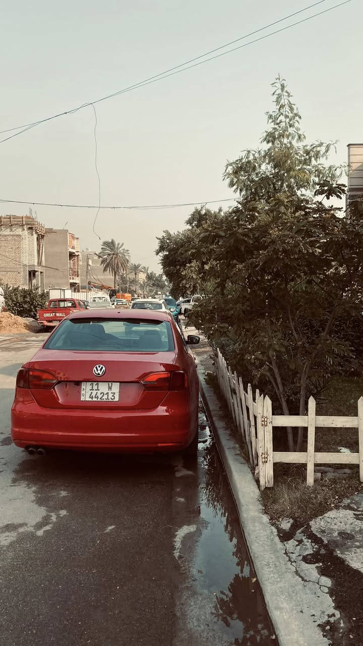 السلام عليكم
جيتا للبيع 
موديل 2012 
مكينة خمسة سلندر  2500 
ارغب و اقوىٰ مكينة بالـ ڤولكسواگن 
صبغ عام 
گير مكينة شواصي گص كلهن كفالة 
فقط اللغد الامامي بي تعديل بدون گص 
رقم بغداد 
سنوية بأسمي 
سنوية جديدة 
هزه جديدة 
السيارة كاملة من كل النواحي واي نقص مابيها لحد يقارنها بالمهجومات 
السعر 85 ورقة و بيها مجال 
مكاني بغداد شارع فلسطين
رقمي ***********
