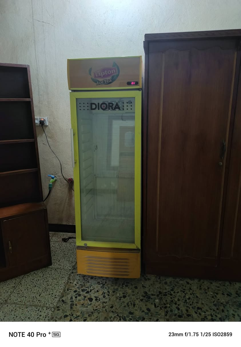 للبيع كنتور حطاطه اربعه باب جديد سعره ١٥٠ميز تواليت سعره ٣٥ ميز جربايه ٣٠الف مكان كاطون مكتب بيروت ***********
