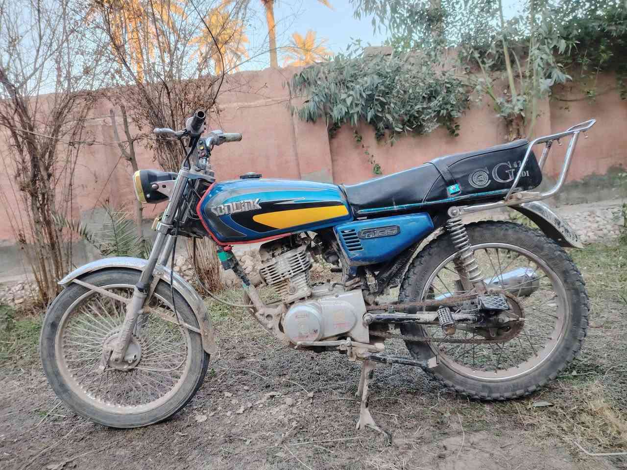 سلام عليكم من رخصت صاحب الدمن دراجه 4كير للبيع كلك اكفلك من سرقه عوزهاا شغلات بصيطه سعر 200 قرب العلويه شريفه ع ***********
