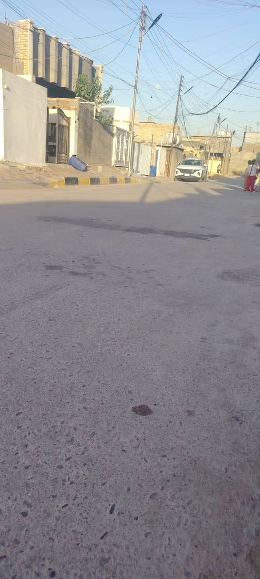 دار للبيع مساحه 115 م 5×23 زراعي بناء درجة أولى طابق واحد كفاءات العبيدي شريط السده مقابيل جامع أئمة البقيع منطقة شمر ***********
