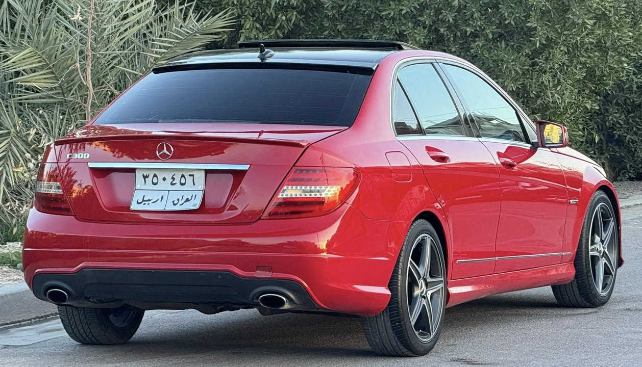 Mercedes C300 2012 مارسدس سي
لون مميز / ماشيه 132 الف ميل 
وارد امريكي ضررها بسيط كلش 
صبغ 3 قطع فقط بدون دواخل 
المواصفات فول 1/1 : 
- محرك 3000 عقل الفوك المرغوب
- فتحة سقف SunRoof 
- شاشة وسائط و شاشة معلومات
- كاميرا خلفية
- داخل لون بيجي مطعم ب صاج
- شفتات ستيرن تبترونك
- كشنات جلد تحكم كهرباء
- كشنات خزن Memory
- كشنات تدفئة 
- تبريد قطعتين منفصل
- اشارة بالمري 
- ستيرن تحكم كهرباء
- زراك لايت
- حساسات اماميه 
- ماوس تحكم شاشة
- سستم صوت هارمن HarmanKardon
- ثلاث وضعيات قيادة Sport
الاضافات عليها كت كامل اي ام جي
- مازدات مع بك لايتات AMG 
- دوسات و دعاميات AMG
شرط السيارة صاروخ 
ترايها يخبل و لا غلطه و ميحتاجلها مصرف
تخم تاير جديد و صدرها لوك و التبريد ثلج
السعر 143 ورقه بيها مجال 
عنواني بغداد الكرخ
***********
***********

