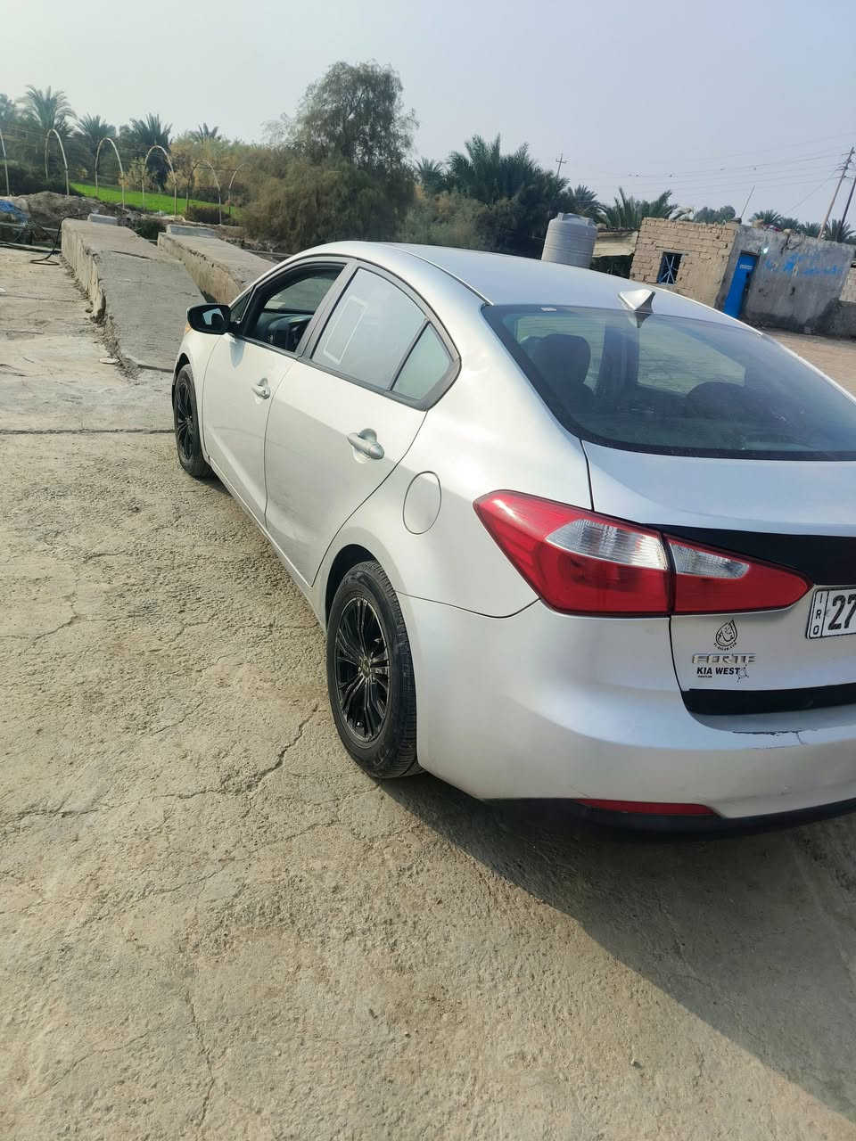 السلام عليكم 
للبيع سياره كيا فورتي 14 ورد أمريكي مكينه 1800دوش  كير عادي 6نمر مكينه كير مكفولات سنويه جديده رقم نكليزي مشروع وطني راعيها يريد تحويل قطرت معجون ما بيها ضربتها باب السايق مبدل والجاملغ الأمامي مصبوغ لليبل واحد عده للباب مبدل فقط سونارها موجود بالمنشور سعرها 88 وبيها مجال رقم الهاتف *********** ميسان المجر @إشارة
