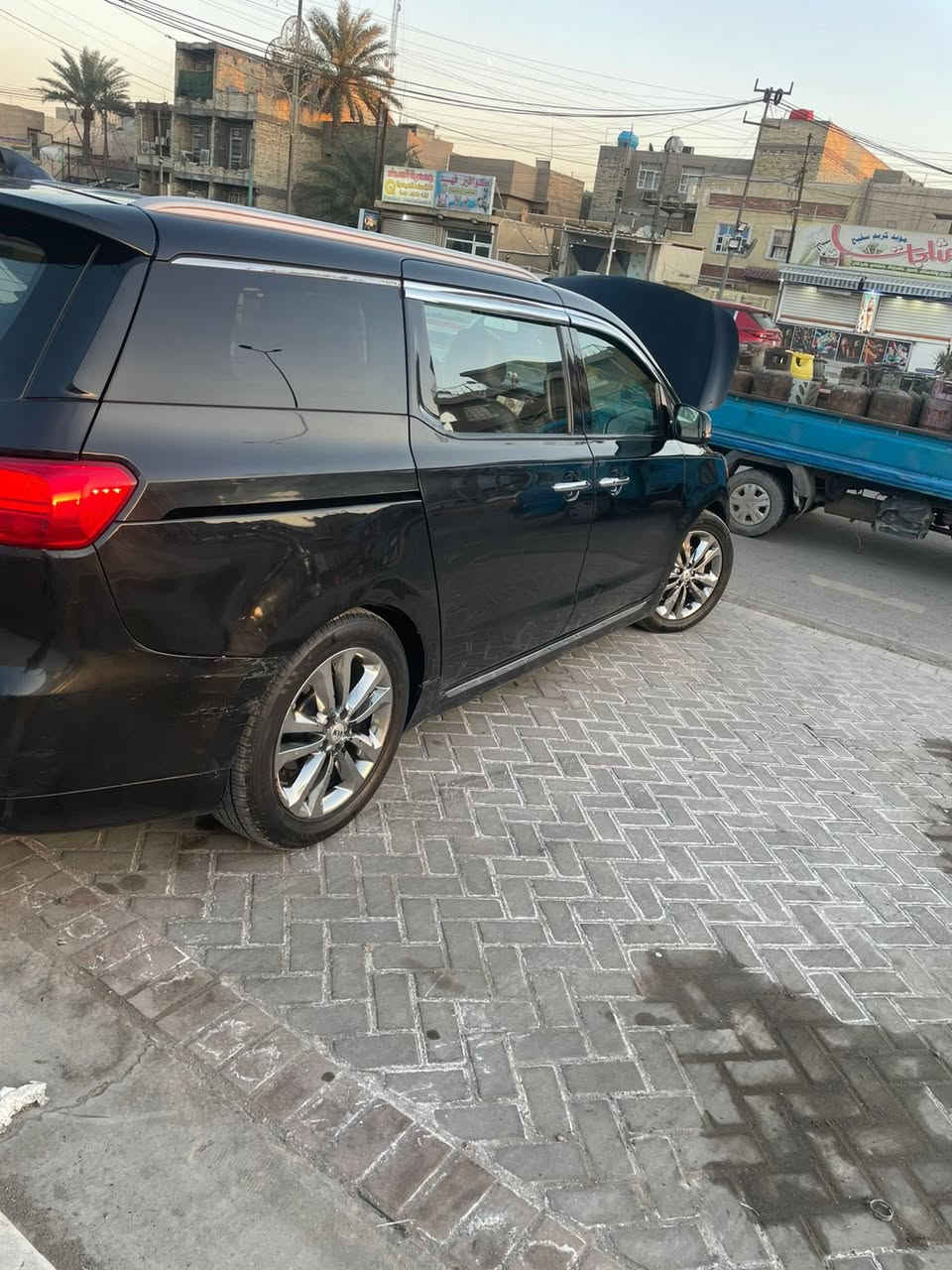 السلام عليكم
كيا سيدونا موديل 16 سيارة فول الفول عدا الفتحات يعني جلد كهرباء كشن هيترات كشنات صندوك كهربائي بيبان كهرباء فول بصمة تبريد بيانو حساسات امامية خلفية لايت لد LED لد خلفي وبيها كومة بعد مواصفات سيارة داخله تقرير مياه امطار سيارة مابيها نقص برغي جاهزة للاخير سيارة بيها بارد بسيط بالبنيد وصار بيها صبغ كد شبرين بالجامغ الخلفي عكس السايق صارت دحجة بسيطة بيدي وموجودة صورة الطخة صلحت ع كدها سيارة شادلها منضومة مال غاز يعني تشتغل غاز وتشتغل بانزين خير من الله فاتح بيها كازكيت قبل فترة علمود الدوانز السيارة سيارة ماشية ً127 تقريبن لامنزله ولا مصفرة رقمها بغداد شرط تحويل سيارة معروضة ب190 وبيها مجال انشالله شي بسيط مكان السيارة بغداد زيونة او شارع الكفاح حسب التواجد للستفسار الاتصال ع ***********  ابو جود
