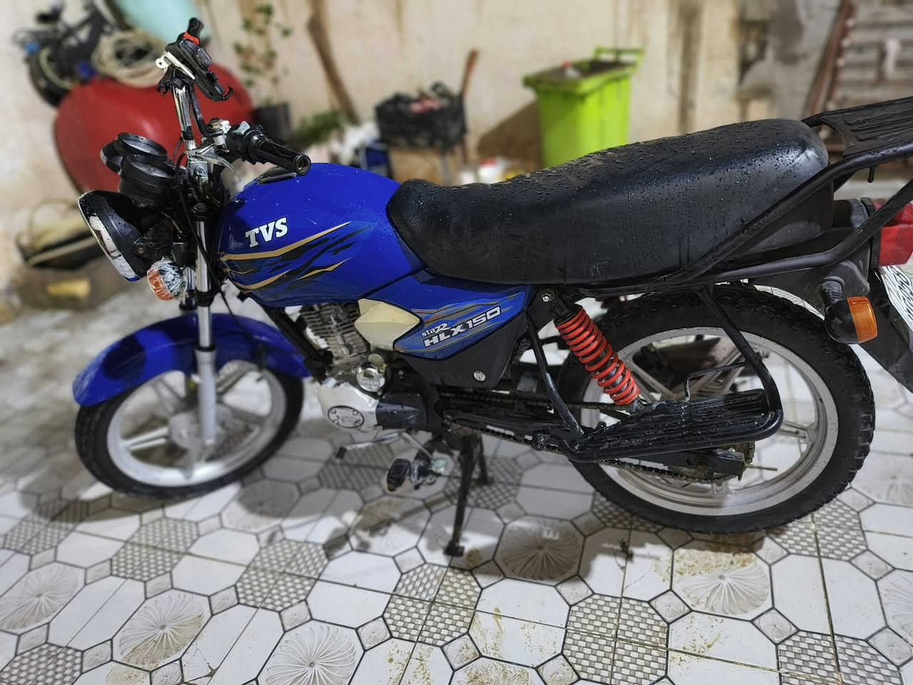 سلام عليكم اخوان دراجه دراجه HLX 150هندي
بس مبدل اله مكينه برات الله شاهد رزانه فول كهربايات كلها شغاله دراجه شخط مابيه تاخذه تترحملي 
⭕مراقم ذي قار صاحب السنويه موجود 
السعر خاص وبيه مجال والشراي يشلع عيوني و ياخذهن
مستعجل على بيعتها 
  ⭕مكاني ناصريه المركز تواصل خاص مفتوح
او على الرقم ***********
