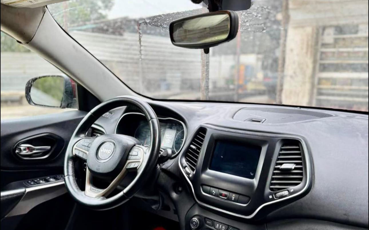 جيب غراند شيروكي (بزون)  (2021)❤️🔥
✨ فول مواصفات عدا الفتحة

وارد أمريكي🇺🇸
🚶‍♂️ ممشى 55 ألف
⚙️ محرك V6
🎨 3 قطع صبغ
📡 رادار أمامي وجانبي
📺 شاشة
📷 كاميرا
🚧 حساسات
🪑 كشنات جلد
🔌 كشنات كهرباء
❄️ تبريد قطعتين
🎮 تحكمات ستيرن
🅿️ هاند بريك بصمة
📦 صندوق كهرباء
💡 لايت + بك لايت LED
🔑 تشغيل عن بعد

📮 السـعـر ✅ لايك و تعليق يصلك ع الماسنجر  📩بلاششش

مكان تواجد السيارة: بغداد السيدية
رقم صاحب السيارة: ***********
الصفحة مكلف بالنشر
