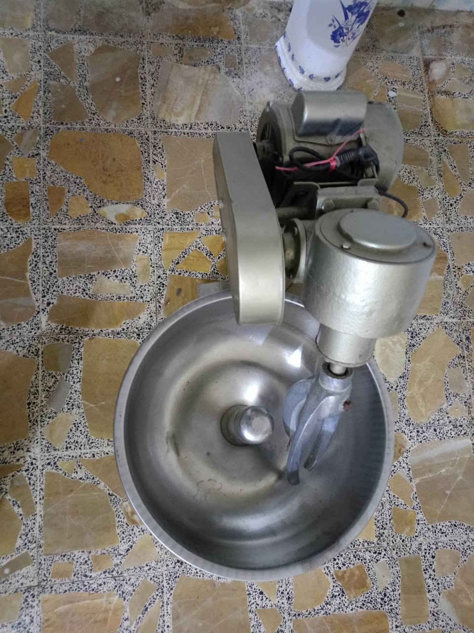 السلام عليكم عجانه ايرانيه تحمل 15=كيلو غير مستخدمه  نهائيا
احجز على هذا الرقم  ***********
السعر :300دينار 
العنوان:واسط قضاء الحي
