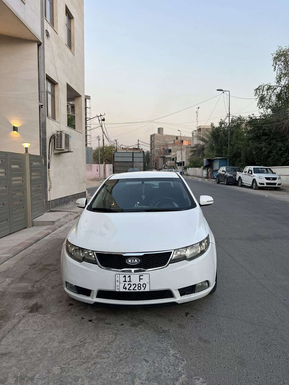 السلام عليكم سيراتو 12 خليجي رقم بغداد بسمي سنوية 27 السيارة لا صبغ ولا ضربة ولا تبديل فقط دعامية امامية مبدلة
تبريد تدفئة حدادية تخم تايرات كاملة ماشية 155 حقيقي كير مكينة ما ملعوب بيهن لا تنقسص ولا تبخير السيارة فول ماعدى فتحى وبصمة باقي المواصفات معروفة مكاني بغداد مقابيل مرور الطوبجي السعرة 108 وبيهة مجال بسيط ما متواجد ع فيس *********** رجاءً الي ميعجبة السعر لا يكسر بحلال العالم السيارة مال جناي
