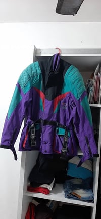 قميص • ملابس • للبيع