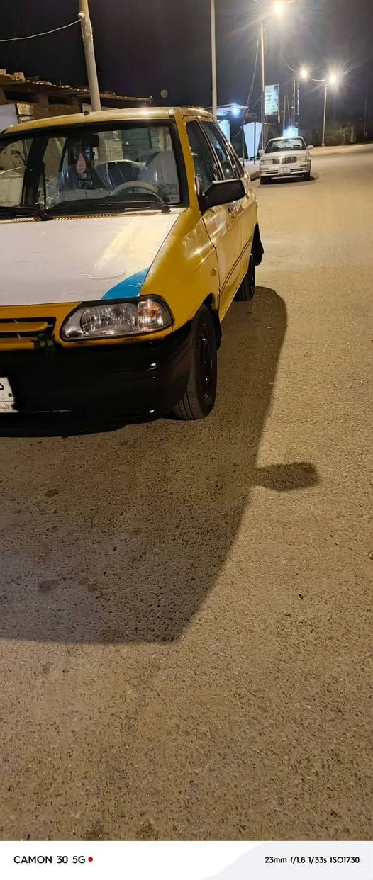 سلام عليكم سياره البيع سايبه مديل 14   نضيفه  وجهزه تيرات جداد تبريد بيه سنويه 28 راعيه يريد مداور *********** سعر 26 وبيه مجال حك جيبه
