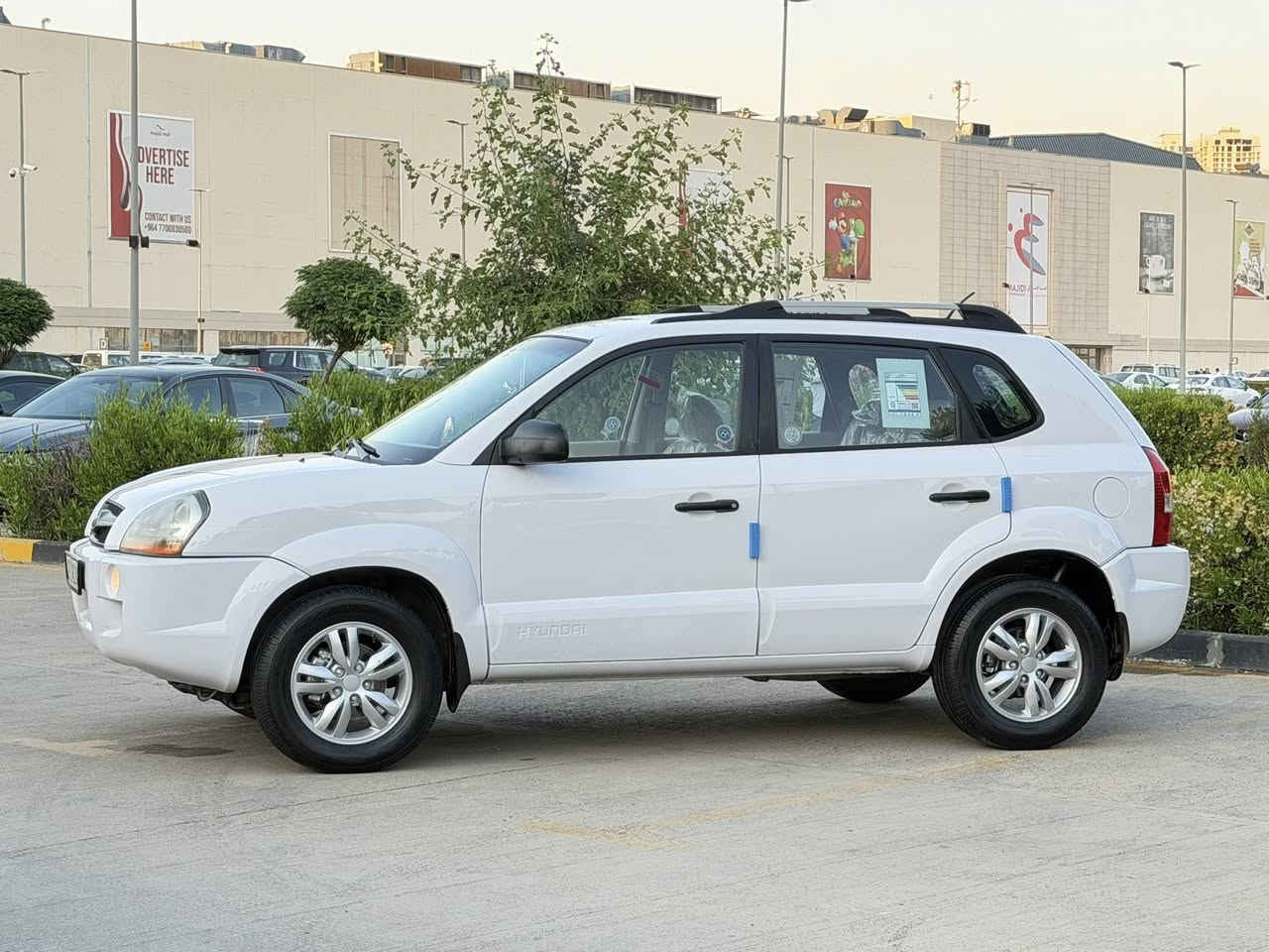 سلام عليكم توكسان موديل 2009 خليجي للبيع مواصفات السيارة
محرك 2000 دوش گير آيتي+
 گير اوتوماتيك +  گير عادي
شاشه جبيرة  + كامرة 
منضومه تبريد جديدة 
حداديه أمامي خلفي كله جديد 
تخم تايرات جديد + ويل گب
 جديد داخل لونين رصاصي وعسلي 
ارقام سنويه+ هزة وبراد كوله جديد 
شرط تحويل أو الوكاله
 نص باب سائق صبغ +
جاملغ خلفي اربع أصابع كارت 

عنوان السيارة سليمانية 

للاستفسار ***********

السعر/  113
