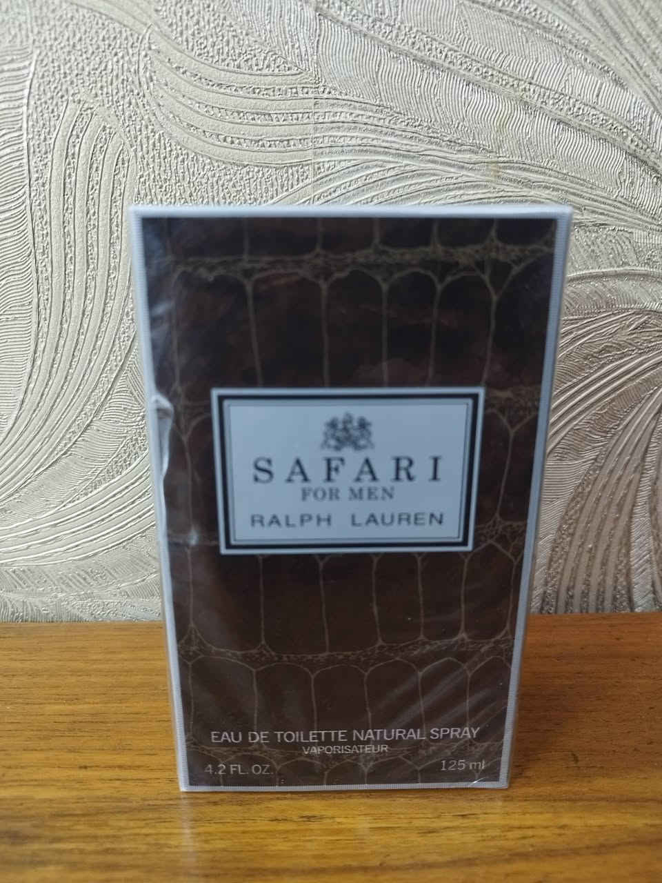 سلام عليكم من رخصه الادمن عطر سفاري القديم  عطر الملوك من  افضل عطور كلاسيكيه في التاريخ العطر اصلي شركه رالف لورين غنيه عن التعريف العطر حجم 125 ml عدد 2 للبيع 80 الف


**إذا كنت صاحب هذا الإعلان وتريد حذفه لأي سبب، رجاءا أرسل رسالة إلى الدعم الفني**