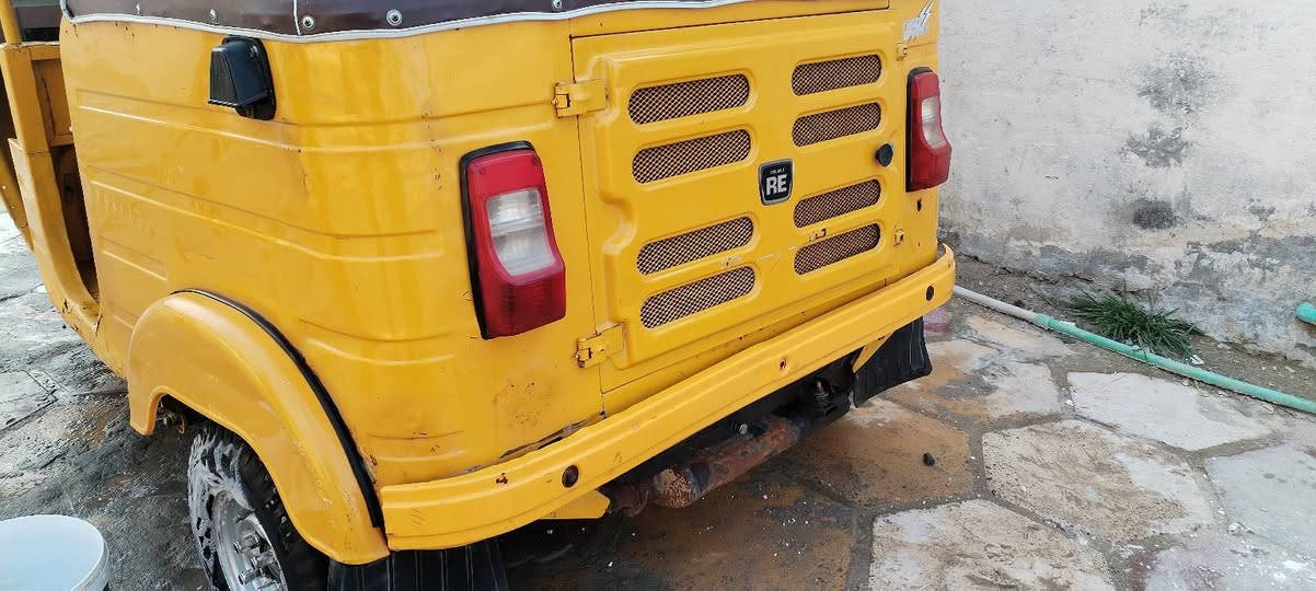 السلام عليكم شباب تكتك للبيع موديل 20... بدووووون... بدووووون التكتك مكفوله عشائريا للموت  مكفوله من الضربه والمعجون تكتك جاهزه عله حبايه ونص وجااااهزه 100ب100
مكاني ميسان
ام غربه
***********... ***********
