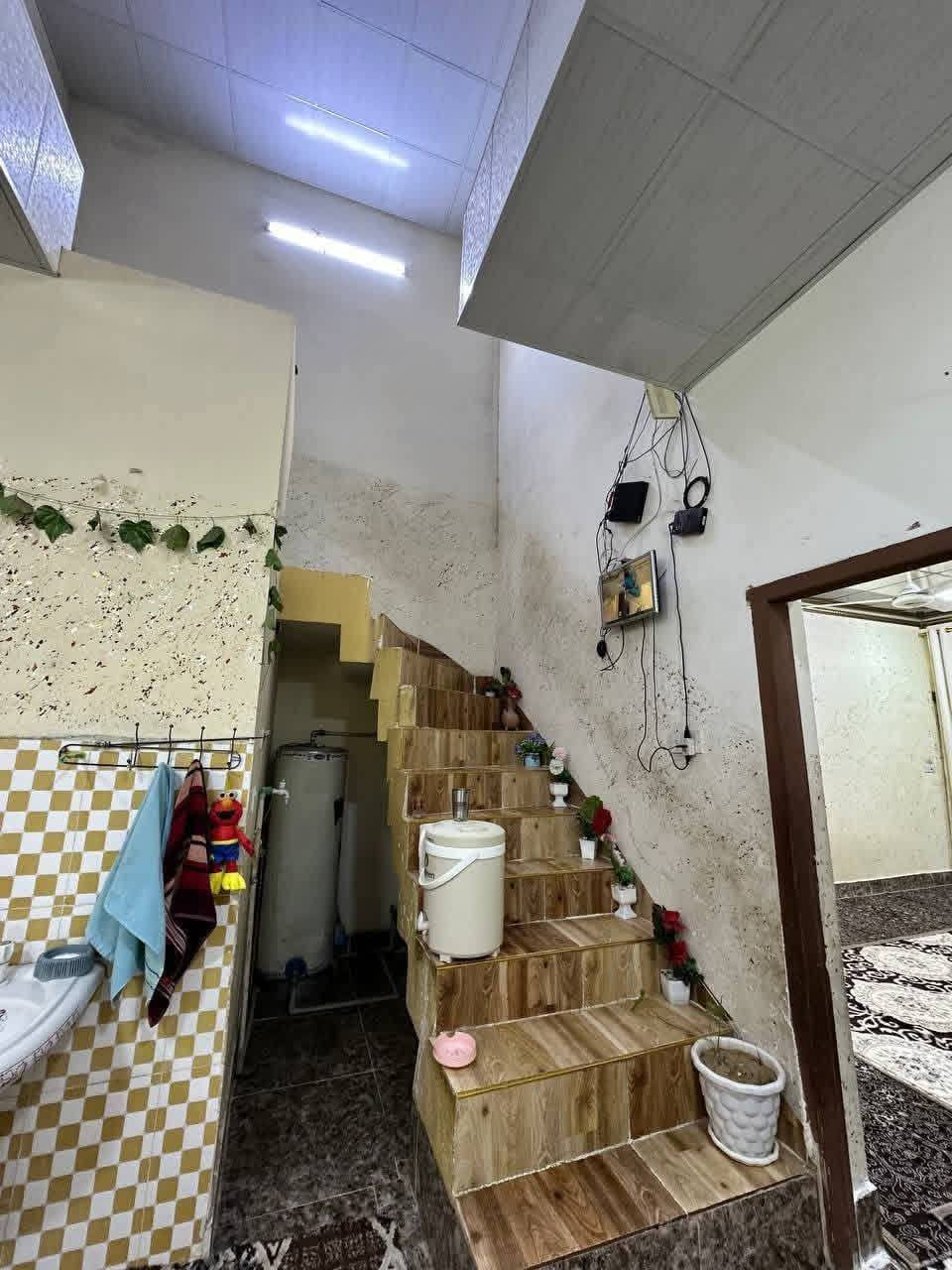 ⚡دار للبيع مساحة 135م واجهة  6و 75سم  طابو صرف  موقع مميز  حي الاسرئ والمفقودين قرب مدرسة الشهيد مروان الجبوري 
يحتوي على غرفتين نوم مع هول واستقبال ومطبخ وصحيات 
مع بيتونة  كبيرة وكراج للسيارة⚡
السعر 120مليون وبي مجال 
للاستفسار الاتصال على الارقام التاليه
***********
***********
او مراجعة مكتب صباح كركوك للعقارات  حي الاسرئ والمفقودين
قرب جامع المعراج نتشرف بزيارتكم
