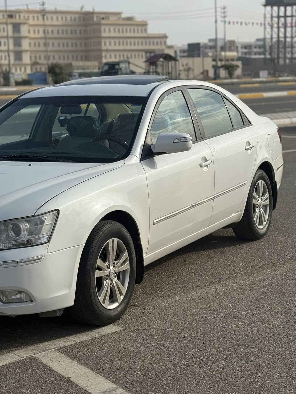 هونداي سوناتا  2010 خليجي
ماشية 169 الف 

 حجم المكينه 2400 دوش 

رقم بغداد دولي مميز 53052

 بسمي  السيارة تحويل مباشر

 سياره جديده معنى كلمه بدون تبديل قطع

السيارة صبغ 5 قطع    

(جاملغات اماميه وبنيد
وبيبان اماميه  كلير  بدون معجون ) 
مثل ما موضح في السونار 

والصور موجودة للشراي قبل الصبغ وبعد الصبغ 
 
السياره جديدة
 تبريد ثلج تدفئه شغاله
 كير مكينه كفاله 
الكهربائيات شغالة

ملاحظات بسيطة جداً 

مكاني كربلاء
السعر 130  وبيها مجال قليل

***********
